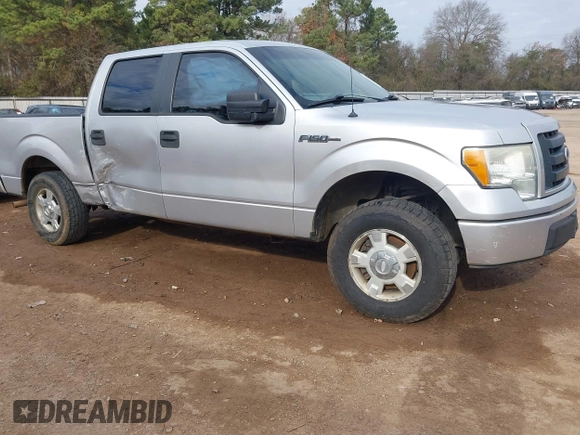 2010 Ford F-150 XL with VIN 1FTEW1CWXAFD26526, listed as a IAAI auction lot 41141650 with 200,042 mi miles. Bid and sale history available at carsss.com. Image 1.
