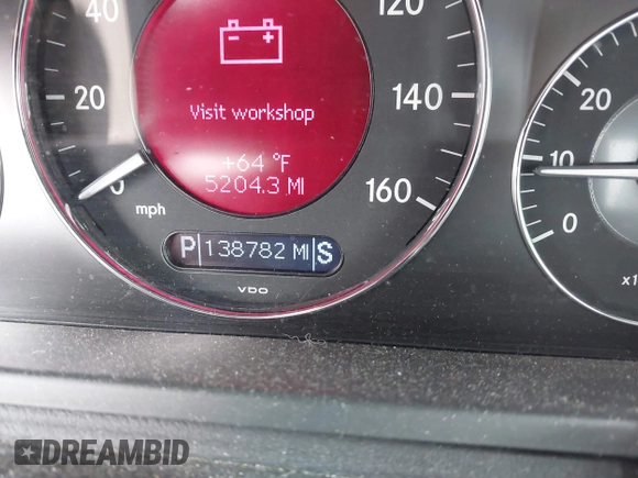 2006 Mercedes-Benz E-Class 3.5L with VIN WDBUF56J56A970327, listed as a IAAI auction lot 41992530 with 138,782 mi miles. Bid and sale history available at carsss.com. Image 7.