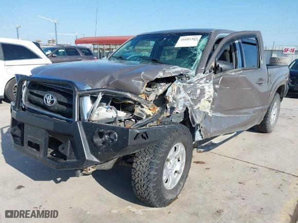 2011 Toyota Tacoma with VIN 5TFLU4EN7BX001136, listed as a IAAI auction lot 41681465 with 179,005 mi miles. Bid and sale history available at carsss.com. Image 2.