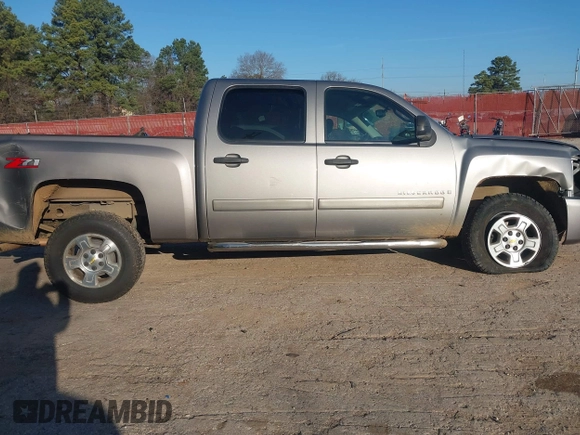 2008 Chevrolet Silverado 1500 1LT with VIN 3GCEC13068G263809, listed as a IAAI auction lot 41251500 with 108,327 mi miles and . Bid and sale history available at DreamBid. Image 13.