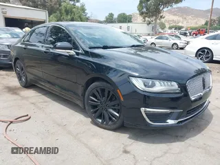 2017 Lincoln MKZ Reserve z VIN 3LN6L5EC2HR622768, wystawiony jako IAAI lot #42394044 z przebiegiem 78 914 mil mil oraz . Historia ofert i sprzedaży dostępna na DreamBid. Obrazek 1.