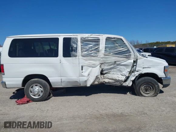 2014 Ford Econoline Passenger XL with VIN 1FBNE3BL1EDA97942, listed as a IAAI auction lot 40899589 with 60,703 mi miles. Bid and sale history available at carsss.com. Image 12.