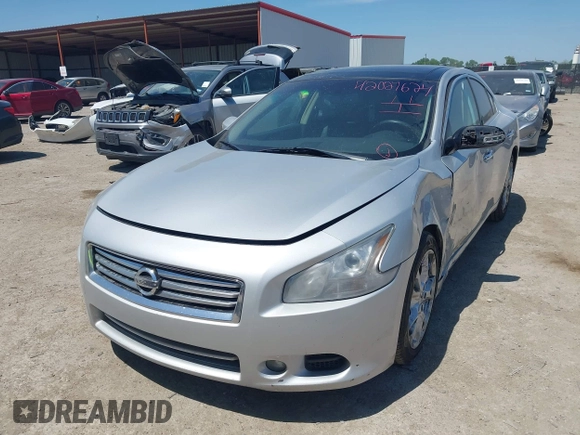 2014 Nissan Maxima SV z VIN 1N4AA5AP4EC448022, wystawiony jako IAAI lot #42027624 z przebiegiem 280 961 mil mil oraz . Historia ofert i sprzedaży dostępna na DreamBid. Obrazek 2.
