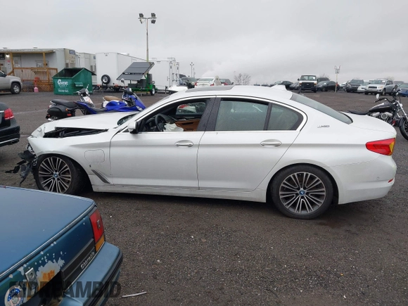 2018 BMW 5 Series 530e xDrive with VIN WBAJB1C50JG624043, listed as a IAAI auction lot 41814687 with 41,301 mi miles and . Bid and sale history available at DreamBid. Image 14.