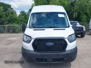 2022 Ford Transit Cargo with VIN 1FTBR3X89NKA23915, listed as a IAAI auction lot 42233534 with 3,755 mi miles and . Bid and sale history available at DreamBid. Image 12.