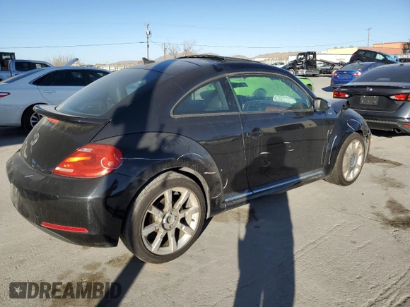 2013 Volkswagen Beetle 2.5L w/Sun с VIN 3VWJP7AT1DM680038, выставлен на аукционе Copart как лот 87159584 с пробегом 131 261 миль миль и Списание • Salvage title. История ставок и продаж доступна на DreamBid. Изображение 3.