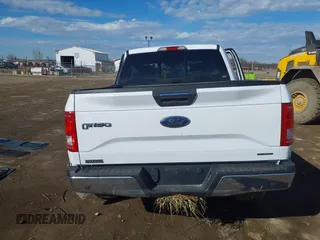 2015 Ford F-150 XLT with VIN 1FTEW1EF8FKE35305, listed as a IAAI auction lot 41679383 with 153,901 mi miles. Bid and sale history available at carsss.com. Image 17.