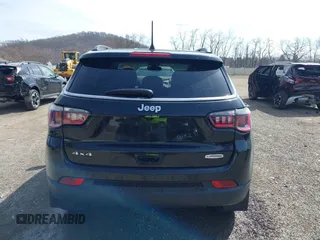 2018 Jeep Compass Latitude with VIN 3C4NJDBBXJT131370, listed as a IAAI auction lot 41850288 with 64,647 mi miles. Bid and sale history available at carsss.com. Image 16.