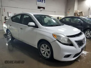 2012 Nissan Versa SV z VIN 3N1CN7AP1CL818012, wystawiony jako Copart lot #52804225 z przebiegiem 194 070 mil mil oraz Szkoda całkowita • Salvage title. Historia ofert i sprzedaży dostępna na DreamBid. Obrazek 4.