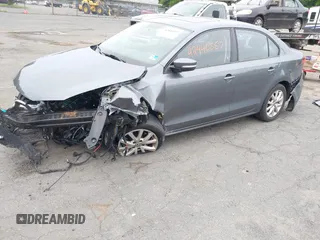 2012 Volkswagen Jetta SE с VIN 3VWDP7AJ3CM412473, выставлен на аукционе IAAI как лот 42440557 с пробегом Не указан миль и . История ставок и продаж доступна на DreamBid. Изображение 2.