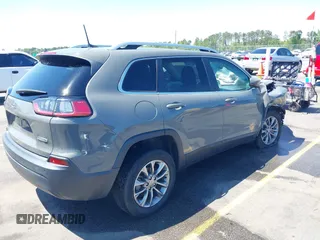 2020 Jeep Cherokee Latitude Plus z VIN 1C4PJLLB8LD648936, wystawiony jako IAAI lot #42026366 z przebiegiem 82 387 mil mil oraz . Historia ofert i sprzedaży dostępna na DreamBid. Obrazek 4.