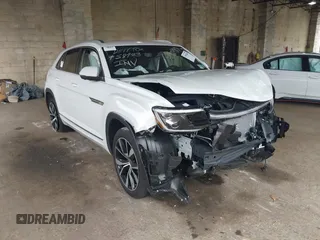 2024 Volkswagen Atlas SEL Premium R-Line with VIN 1V2FE2CA5RC229408, listed as a IAAI auction lot 39587804 with 341 mi miles and . Bid and sale history available at DreamBid. Image 1.