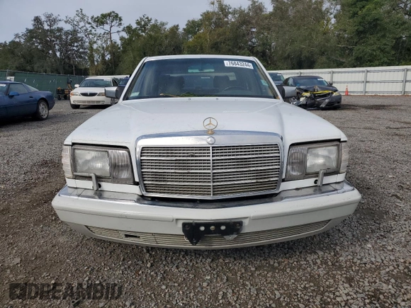 1990 Mercedes-Benz 560 with VIN WDBCA39E8LA536590, listed as a Copart auction lot 76843244 with 231,703 mi miles and Non Repairable. Bid and sale history available at DreamBid. Image 5.