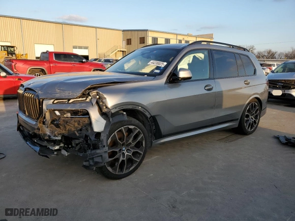 2024 BMW X7 xDrive40i with VIN 5UX23EM00R9S28952, listed as a Copart auction lot 44230025 with 0 mi miles and Salvage Title. Bid and sale history available at carsss.com. Image 1.