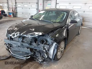 2013 Lincoln MKZ z VIN 3LN6L2G94DR823887, wystawiony jako IAAI lot #42054666 z przebiegiem 101 866 mil mil oraz . Historia ofert i sprzedaży dostępna na DreamBid. Obrazek 6.