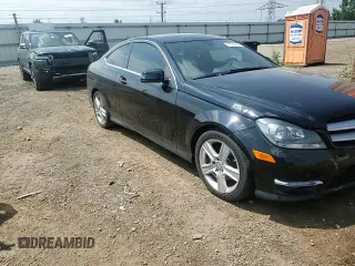 2013 Mercedes-Benz C 250 с VIN WDDGJ4HB7DF973202, выставлен на аукционе Copart как лот 63938445 с пробегом 47 883 миль миль и Списание • Salvage title. История ставок и продаж доступна на DreamBid. Изображение 13.