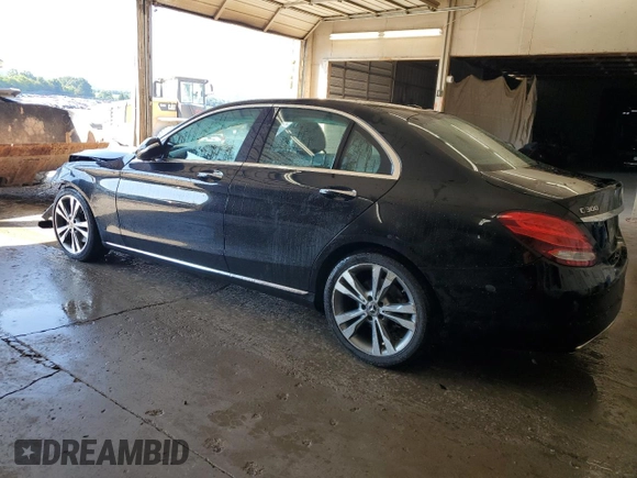 2018 Mercedes-Benz C 300 z VIN 55SWF4JB5JU266535, wystawiony jako Copart lot #61848525 z przebiegiem 121 869 mil mil oraz Szkoda całkowita • Salvage title. Historia ofert i sprzedaży dostępna na DreamBid. Obrazek 2.