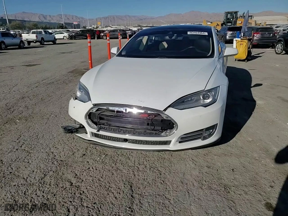 2014 Tesla Model S P85D with VIN 5YJSA1H28EFP68397, listed as a Copart auction lot 83464964 with 76,716 mi miles and Salvage Title. Bid and sale history available at carsss.com. Image 10.