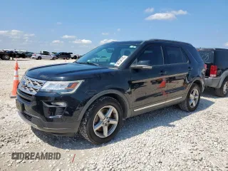 2018 Ford Explorer XLT z VIN 1FM5K7D88JGB07875, wystawiony jako Copart lot #56754745 z przebiegiem 85 422 mil mil oraz Szkoda całkowita • Salvage title. Historia ofert i sprzedaży dostępna na DreamBid. Obrazek 1.