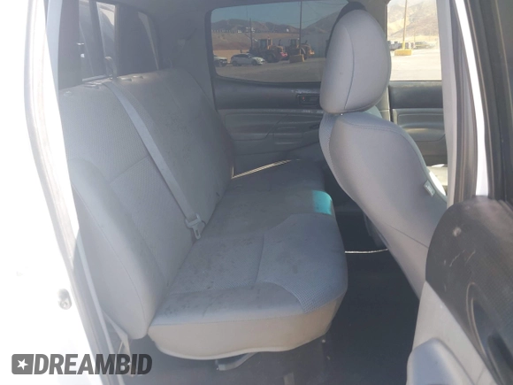 2014 Toyota Tacoma PreRunner with VIN 3TMJU4GN7EM158440, listed as a IAAI auction lot 41353276 with 1 mi miles. Bid and sale history available at carsss.com. Image 8.