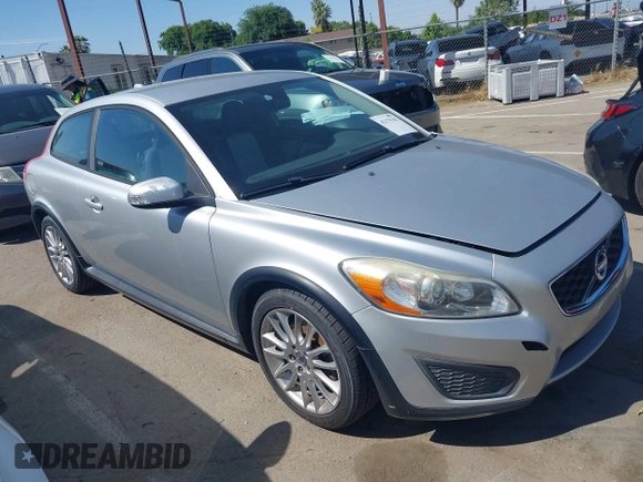 2011 Volvo C30 with VIN YV1672MK0B2210452, listed as a IAAI auction lot 42179155 with 77,507 mi miles and . Bid and sale history available at DreamBid. Image 1.