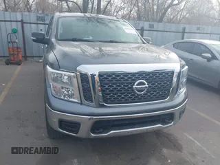 2017 Nissan Titan SV z VIN 1N6AA1EJ3HN536266, wystawiony jako IAAI lot #41915308 z przebiegiem 111 472 mil mil oraz . Historia ofert i sprzedaży dostępna na DreamBid. Obrazek 12.