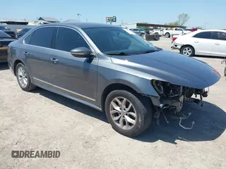 2017 Volkswagen Passat S z VIN 1VWAT7A37HC069014, wystawiony jako IAAI lot #41967310 z przebiegiem 109 266 mil mil oraz . Historia ofert i sprzedaży dostępna na DreamBid. Obrazek 1.