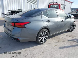 2020 Nissan Altima SR z VIN 1N4BL4CVXLC167148, wystawiony jako IAAI lot #41857964 z przebiegiem 111 344 mil mil oraz . Historia ofert i sprzedaży dostępna na DreamBid. Obrazek 4.