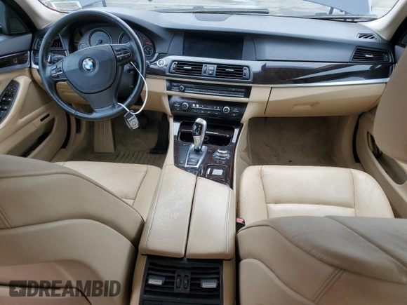 2011 BMW 5 Series 535i z VIN WBAFR7C52BC604471, wystawiony jako Copart lot #57076375 z przebiegiem 119 104 mil mil oraz Szkody całkowita. Historia ofert i sprzedaży dostępna na DreamBid. Obrazek 8.