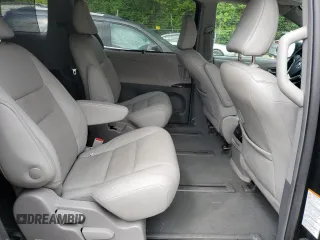 2019 Toyota Sienna XLE z VIN 5TDDZ3DC1KS221250, wystawiony jako Copart lot #59882545 z przebiegiem 85 299 mil mil oraz Szkoda całkowita • Salvage title. Historia ofert i sprzedaży dostępna na DreamBid. Obrazek 11.