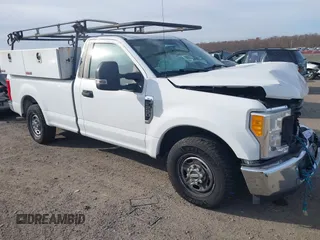 2017 Ford Super Duty F-250 SRW XL with VIN 1FTBF2A69HEF07628, listed as a IAAI auction lot 40894556 with 142,349 mi miles. Bid and sale history available at carsss.com. Image 1.