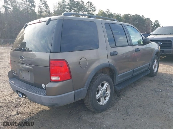 2003 Ford Explorer XLT with VIN 1FMDU73K03UB15234, listed as a IAAI auction lot 41787151 with 254,448 mi miles. Bid and sale history available at carsss.com. Image 4.