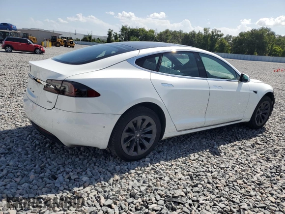 2018 Tesla Model S 75D with VIN 5YJSA1E26JF292682, listed as a Copart auction lot 62767065 with 101,433 mi miles and Salvage title. Bid and sale history available at DreamBid. Image 3.