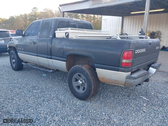 1998 Dodge Ram 1500 with VIN 1B7HF13Z7WJ104411, listed as a IAAI auction lot 41426007 with 147,186 mi miles. Bid and sale history available at carsss.com. Image 3.