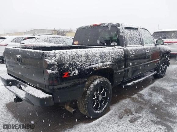 2006 Chevrolet Silverado 1500 LS with VIN 2GCEK13V661202657, listed as a IAAI auction lot 41672314 with 161,671 mi miles. Bid and sale history available at carsss.com. Image 4.