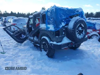 2020 Jeep Wrangler Unlimited Rubicon z VIN 1C4HJXFN5LW176104, wystawiony jako IAAI lot #41332511 z przebiegiem 70 428 mil mil oraz . Historia ofert i sprzedaży dostępna na DreamBid. Obrazek 3.