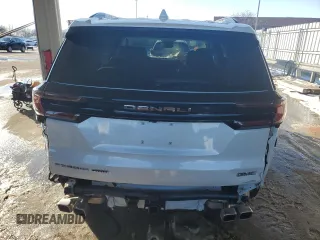 2024 GMC Acadia AWD Denali z VIN 1GKENRKS3RJ181407, wystawiony jako Copart lot #44976135 z przebiegiem 8 337 mil mil oraz Czysty tytuł • Clean title. Historia ofert i sprzedaży dostępna na DreamBid. Obrazek 6.