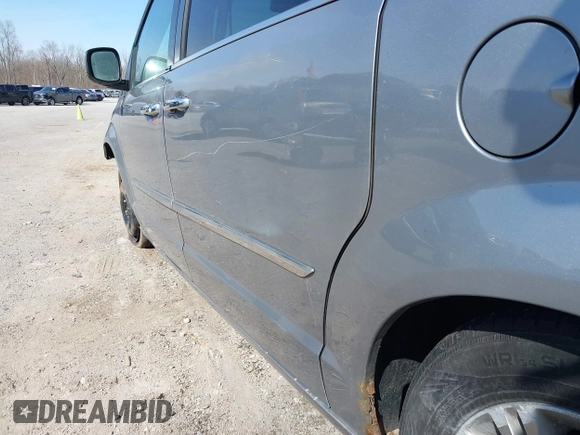 2013 Chrysler Town & Country Touring L with VIN 2C4RC1CG6DR660858, listed as a IAAI auction lot 41970976 with 140,299 mi miles and . Bid and sale history available at DreamBid. Image 21.