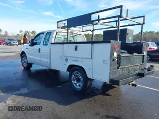 2004 Ford Super Duty F-250 XL with VIN 1FTNX20L44EC45528, listed as a IAAI auction lot 41598042 with 2,163,017 mi miles. Bid and sale history available at carsss.com. Image 3.