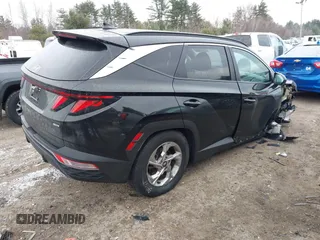 2024 Hyundai Tucson SEL z VIN KM8JBCDE8RU313983, wystawiony jako IAAI lot #41335706 z przebiegiem 14 185 mil mil oraz . Historia ofert i sprzedaży dostępna na DreamBid. Obrazek 4.