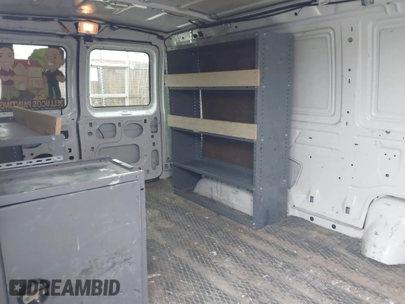 2008 Ford Econoline Cargo Commercial z VIN 1FTNE14W08DA57153, wystawiony jako IAAI lot #41596848 z przebiegiem 121 347 mil mil oraz . Historia ofert i sprzedaży dostępna na DreamBid. Obrazek 8.