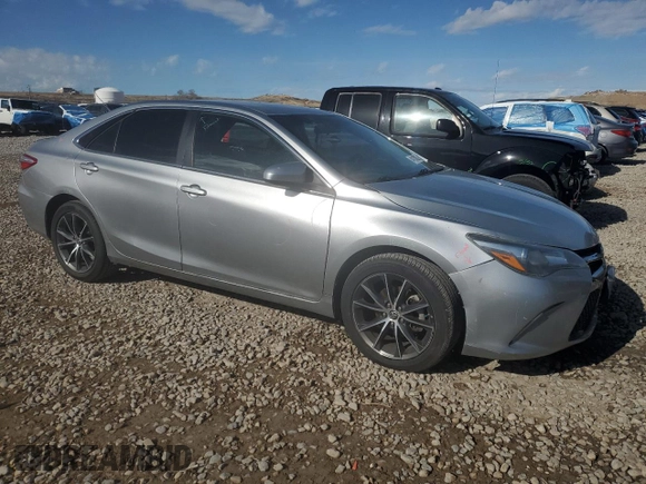 2015 Toyota Camry XLE with VIN 4T1BF1FK2FU049011, listed as a Copart auction lot 44153825 with 97,199 mi miles and Salvage Title. Bid and sale history available at carsss.com. Image 4.