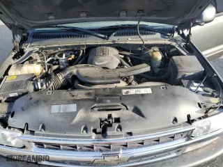 2001 Chevrolet Tahoe LS with VIN 1GNEK13T71R129031, listed as a Copart auction lot 48549685 with 219,651 mi miles and Salvage Title. Bid and sale history available at carsss.com. Image 12.