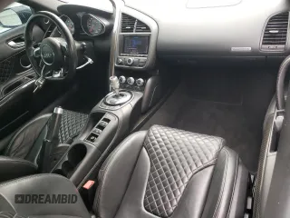 2014 Audi R8 z VIN WUASUAFG4EN001365, wystawiony jako Copart lot #58440864 z przebiegiem 67 980 mil mil oraz Szkody całkowita. Historia ofert i sprzedaży dostępna na DreamBid. Obrazek 8.