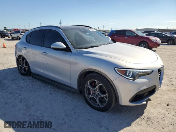 2022 Alfa Romeo Stelvio Veloce z VIN ZASPAKBN3N7D45240, wystawiony jako Copart lot #84031714 z przebiegiem 29 254 mil mil oraz Szkoda całkowita • Salvage title. Historia ofert i sprzedaży dostępna na DreamBid. Obrazek 4.