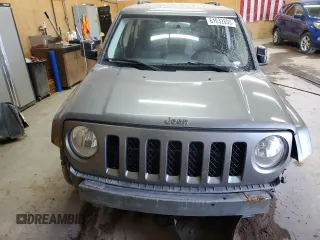 2014 Jeep Patriot Latitude with VIN 1C4NJRFBXED546921, listed as a Copart auction lot 61032895 with 133,344 mi miles and Clean title. Bid and sale history available at DreamBid. Image 5.