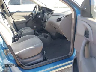 2000 Ford Focus LX with VIN 1FAFP33P8YW330922, listed as a IAAI auction lot 41643279 with 153,400 mi miles and . Bid and sale history available at carsss.com. Image 5.