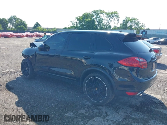 2013 Porsche Cayenne с VIN WP1AA2A21DLA02081, выставлен на аукционе IAAI как лот 42559417 с пробегом 81 413 миль миль и . История ставок и продаж доступна на DreamBid. Изображение 3.
