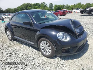 2018 Volkswagen Beetle S z VIN 3VWFD7AT6JM717370, wystawiony jako Copart lot #55814455 z przebiegiem 87 902 mil mil oraz Szkoda całkowita • Salvage title. Historia ofert i sprzedaży dostępna na DreamBid. Obrazek 4.