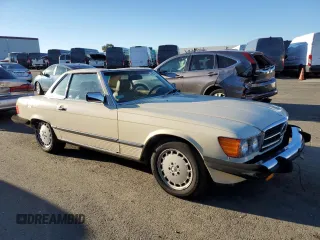 1988 Mercedes-Benz 560 SL with VIN WDBBA48D1JA079175, listed as a Copart auction lot 88116035 with 189,028 mi miles and Clean Title. Bid and sale history available at DreamBid. Image 4.